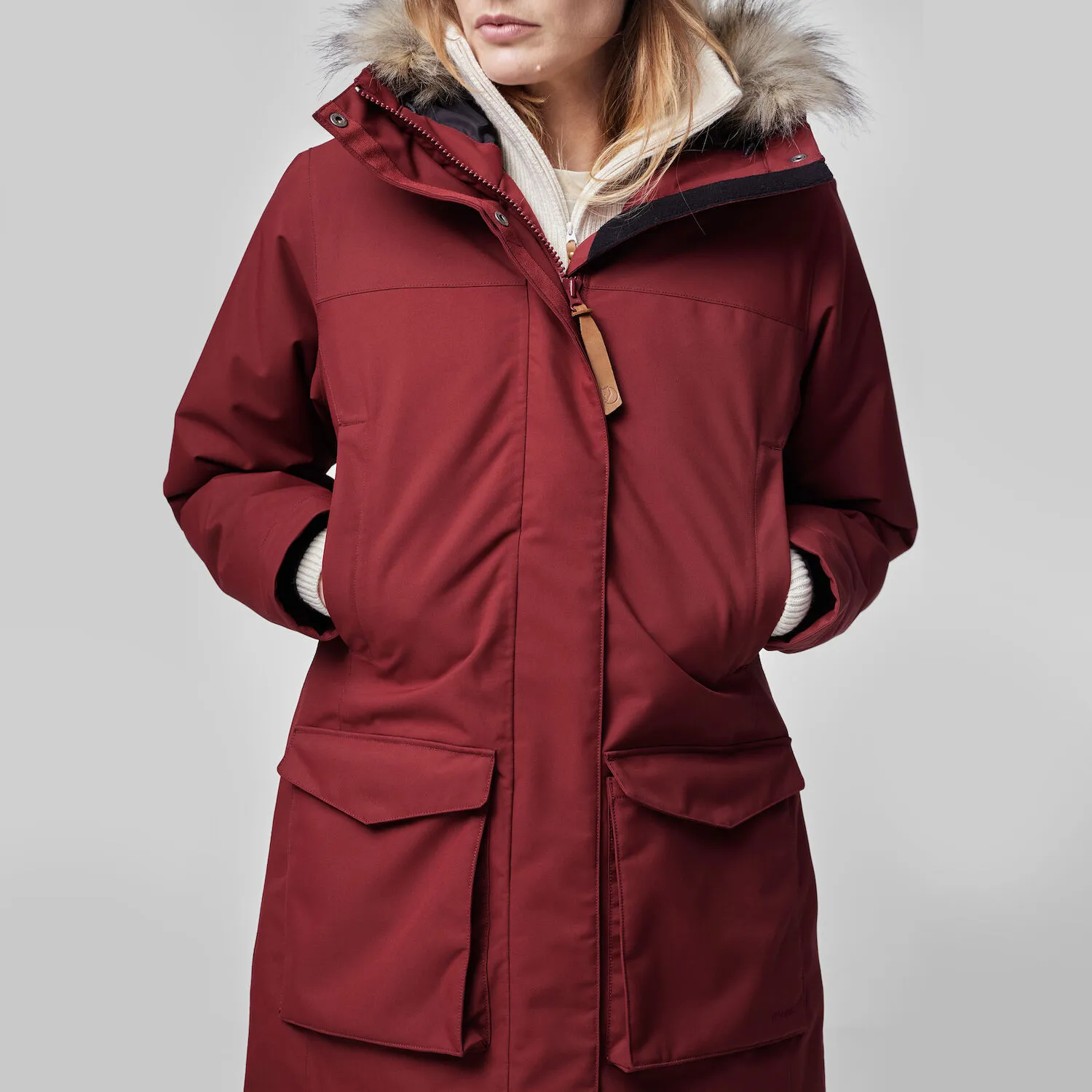 Fjällräven Women's Nuuk Lite Parka Bordeaux Red | Buy Fjällräven Women's Nuuk Lite Parka Bordeaux Red here | Outnorth