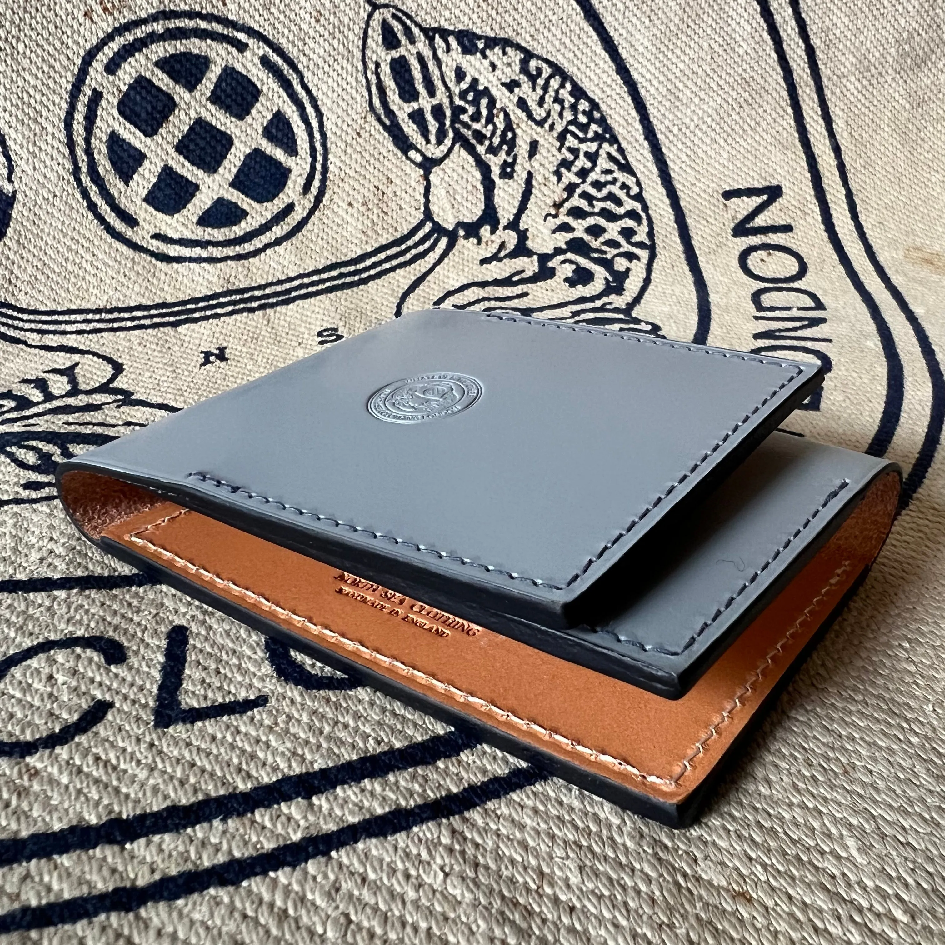 SAMPLE SALE - LEATHER TRI FOLD WALLET - BATTLESHIP GREY