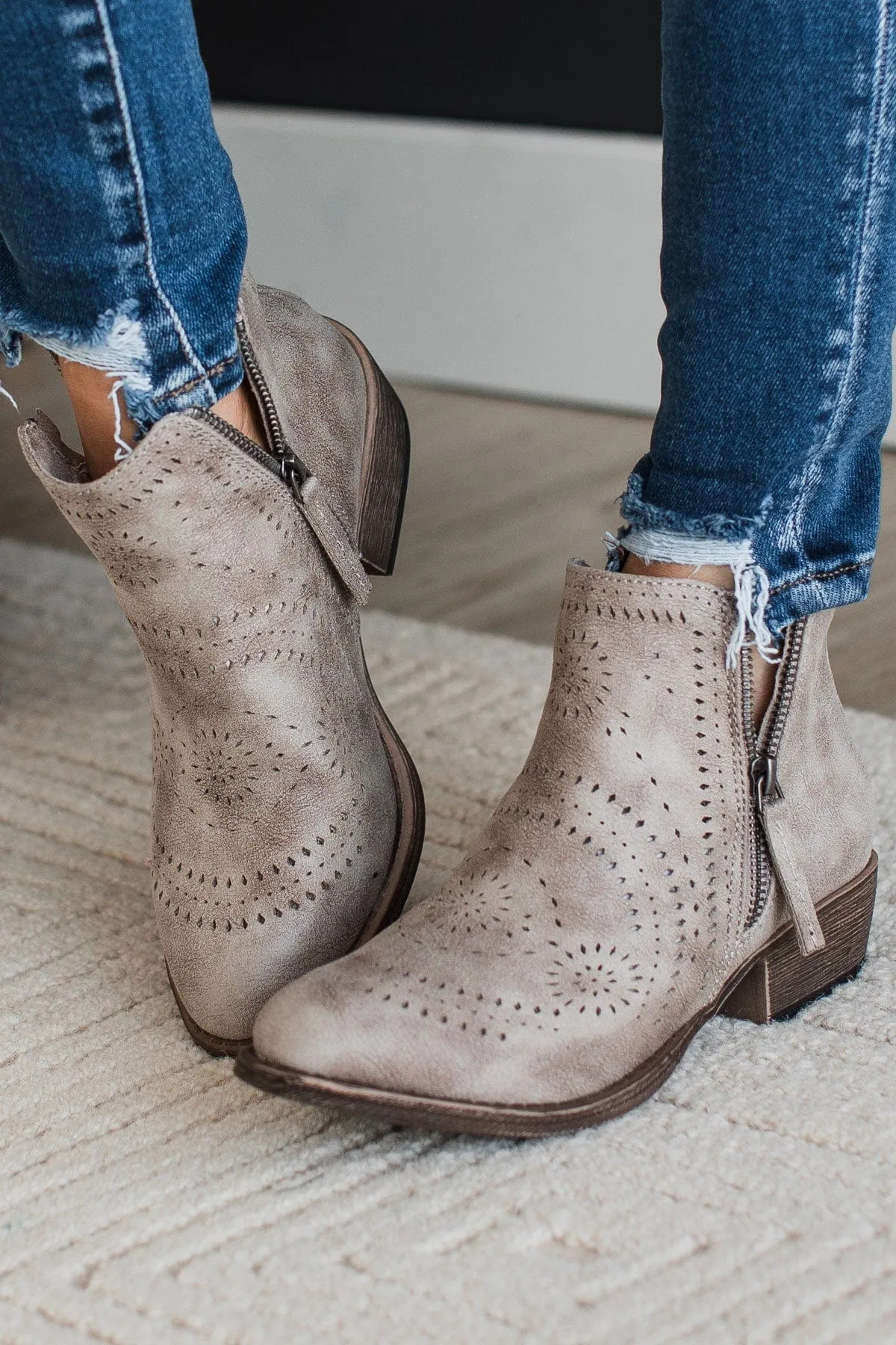 Very G Lisette Booties- Cream